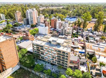 Imagen 1 - Local comercial con amplios espacios en Dorrego y Pasco. Entrega inmediata. Cochera disponible. - · Local Comercial con Amplios Espacios en Dorrego y Pasco. Entrega Inmediata. Cochera Disponible.