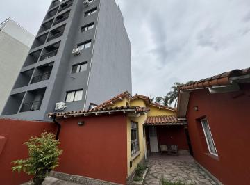 Casa · 180m² · 5 Ambientes · 2 Cocheras · Venta Casa 4 Ambientes con Amplio Lote en Moron