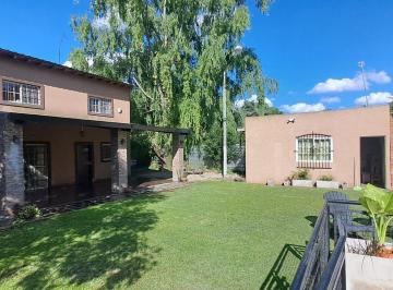 Casa · 92m² · 3 Ambientes · Casa 3 Ambientes Pileta Quincho Parque Quinta