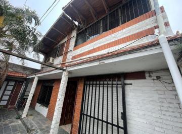 PH · 140m² · 4 Ambientes · Casa Interna Venta Alberdi 2 Dorm.