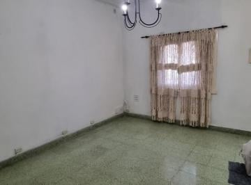 Casa · 120m² · 3 Ambientes · 1 Cochera · Casa en Venta - 2 Dorm. 1 Baño - Cochera - 205 m² - Los Polvorines