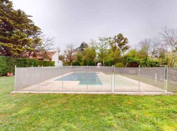 Casa · 300m² · 5 Ambientes · 3 Cocheras · Venta Casa Lote Propio Ezeiza Pileta