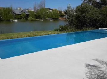 Casa · 403m² · 6 Ambientes · 2 Cocheras · Impecable Casa Moderna Al Agua en Isla Chica