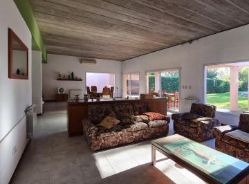 Casa · 217m² · 4 Ambientes · 1 Cochera · Venta Casa 4 Amb Gral Las Heras Lote 1400 m Permuta