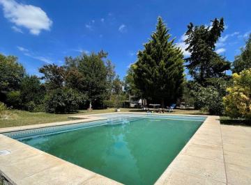 Quinta vacacional · 115m² · 4 Dormitorios · 2 Cocheras · Venta de Quinta en General Rodríguez. Permuta