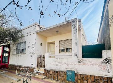 Casa · 91m² · 3 Ambientes · Casa en Venta en Pergamino con Patio Amplio