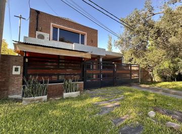 Casa · 268m² · 3 Ambientes · 2 Cocheras · Casa en Ricardone