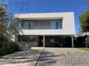 Casa · 850m² · 5 Dormitorios · 2 Cocheras · Se Alquila! Fincas de Iraola 2