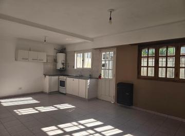 Casa · 130m² · 4 Ambientes · 2 Cocheras · Casa 3 Amb, con Departamento y Depósito. Caisamar