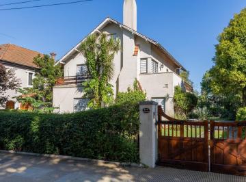 Casa · 300m² · 7 Ambientes · 1 Cochera · Santilli - General Paz 141 Barrio Ingles Temperley