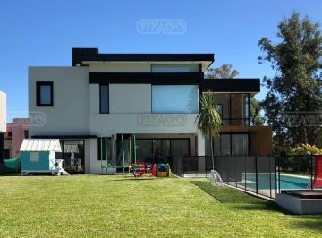 Casa · 220m² · 6 Ambientes · 2 Cocheras · Casa en Venta Ubicado en Weston, Zona Oeste