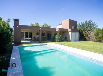Casa · 197m² · 5 Ambientes · 2 Cocheras · Casa 5 Amb en Venta en Barrio La Horqueta de Echeverria