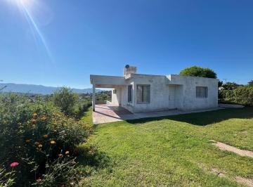 Casa · 91m² · 5 Ambientes · 1 Cochera · Casa en Parque Síquiman