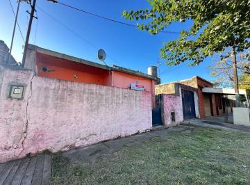 Casa · 56m² · 2 Ambientes · 1 Cochera · Venta Casa 3 Amb C/patio y Gge. - Lomas de Zamora
