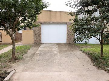 Casa · 100m² · 4 Ambientes · 2 Cocheras · Se Vende Casa en Barrio Martelossi, Reconquista