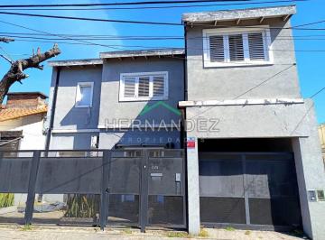 Casa · 195m² · 6 Ambientes · 1 Cochera · Venta Casa 6 Ambientes Moron Sur