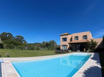 Casa de 7 ambientes, Tandil · En Venta - Tacuari Al 700