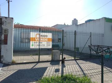 Casa de 4 ambientes, Lomas de Zamora · Casa Para Dos Familias en Venta - Banfield Oeste