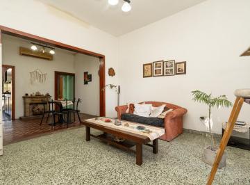 Casa · 147m² · 4 Ambientes · 3 Cocheras · Casa en Venta de 4 Ambientes con Cochera