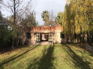 Casa · 3 Dormitorios · 2 Cocheras · Casa Clara en Lujan de Cuyo