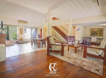 Casa · 666m² · 5 Ambientes · 4 Cocheras · Venta Casa de 666 m² en 3 Plantas, Jardin, Parrilla, 4 Coch - Bogota 1800 (Flores)
