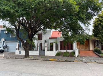Casa de 6 ambientes, Córdoba · Propiedad 5 Dorm. + Patio - Calle Río Negro - Apta Credito