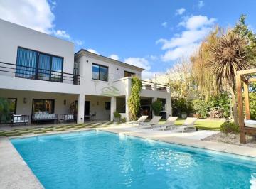 Casa de 10 ambientes, Berazategui · Casa en Venta en Club de Campo Abril