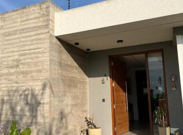 Casa · 169m² · 4 Ambientes · 2 Cocheras · Casa en Venta en Puertos, Escobar, G. B. a. Zona Norte