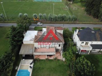 Casa · 333m² · 6 Ambientes · 2 Cocheras · Casa en Campos de Alvarez
