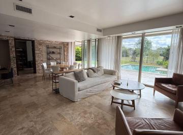 Casa de 6 ambientes, Pilar · Espectacular Casa en Venta