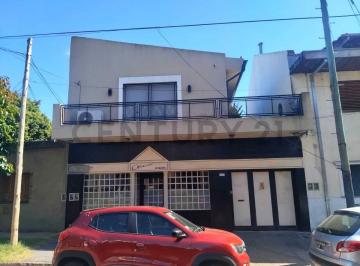 Casa · 150m² · 3 Ambientes · 1 Cochera · Venta Casa 3 Amb. con Garage y Quincho y Local en Villa Lynch, San Martin