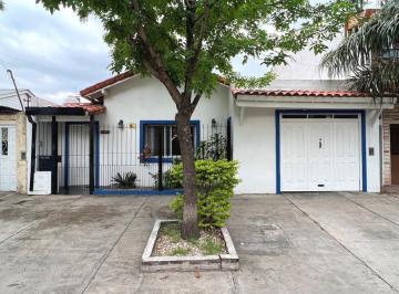 1 · Venta Casa 4 Ambientes en Villa Delina