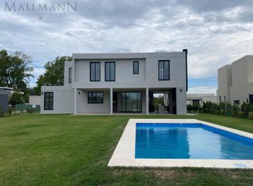 Casa · 213m² · 5 Ambientes · Casa a Estrenar en Pilará - Barrio La Calesa| Mallmann Propiedades