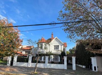 Casa · 600m² · 7 Ambientes · Casa en Venta - Banfield (Manuel Acevedo 1172)