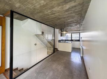 Casa · 97m² · 5 Ambientes · 2 Cocheras · Casa Tipo Triplex de 2 Dorm. con 2 Cocheras y Terraza
