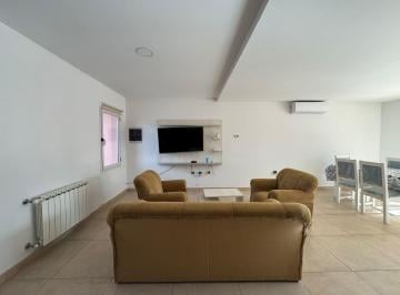 Casa · 150m² · 5 Ambientes · 1 Cochera · Casa Amoblada en Alquiler, Neuquén Capital