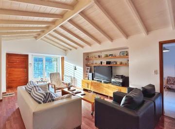 Casa · 245m² · 4 Ambientes · 2 Cocheras · Venta Casa 4 Amb C/ Dependencia y Parque - Los Troncos
