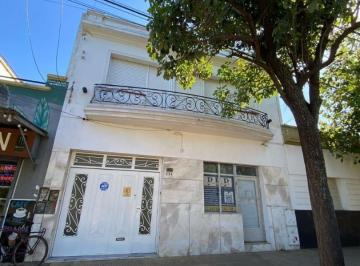 Casa · 180m² · 5 Ambientes · 1 Cochera · Casa en Venta en Pueyrredon