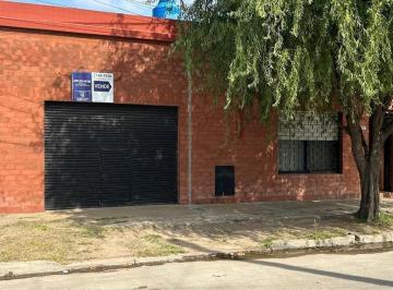 Casa · 66m² · 3 Ambientes · Casa en Venta de 3 Ambientes con Local Comercial