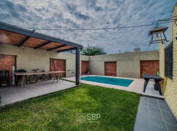 Casa de 7 ambientes, Córdoba · Apto Crédito | Casa en Venta | Planta Baja | Poeta Lugones | 3 Dorm
