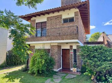Casa · 179m² · 6 Ambientes · 3 Cocheras · Casa en Venta 6 Ambientes en Hurlingham
