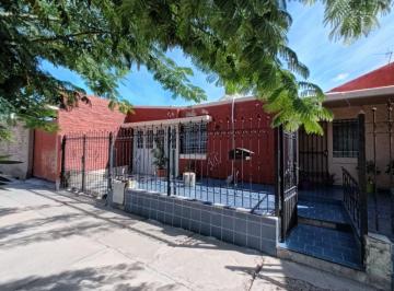 Casa · 55m² · 3 Ambientes · 1 Cochera · Casa Junín - San Martin Mendoza, B Ccop del Este
