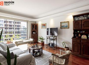 Departamento · 105m² · 4 Ambientes · 1 Cochera · 4 Ambientes con Dependencia y Cochera en Botanico