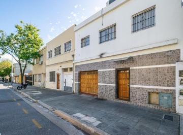 Casa · 222m² · 6 Ambientes · 1 Cochera · Venta - Casa Lote Propio - Villa Devoto - Multifamiliar - Cochera - Terraza