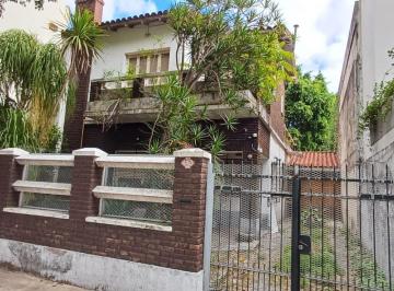 Casa · 200m² · 6 Ambientes · 2 Cocheras · Casa en Venta en Villa Devoto (Lote 10 m X 40 M)