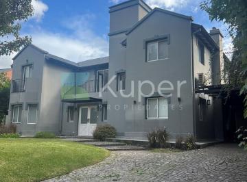 Casa · 182m² · 5 Ambientes · 1 Cochera · Casa Chalet en Venta en Septiembre, Escobar, G. B. a. Zona Norte