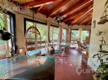 Casa · 234m² · 4 Ambientes · 1 Cochera · Casa 234 m² con Jardín - Apta Crédito