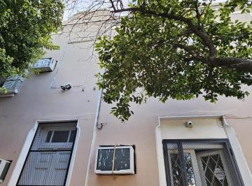 Casa · 210m² · 5 Ambientes · Casa en Venta de 2 Plantas con Posibilidad de Subdividir en Barrio Maipú