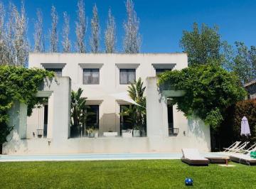 Casa · 270m² · 7 Ambientes · Venta | Espectacular Casa en Newman Club - Benavidez