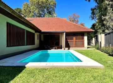 Casa · 290m² · 5 Ambientes · Divina Casa en Venta, 2 Plantas, Jardín y Pileta - Martínez